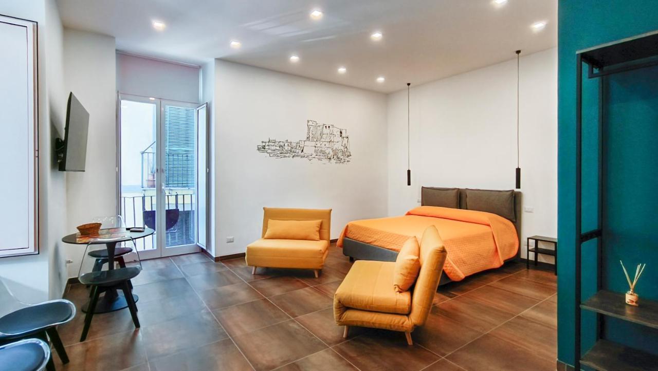 ナポリ Casa Calu Castel Dell'Ovo Bed & Breakfast エクステリア 写真